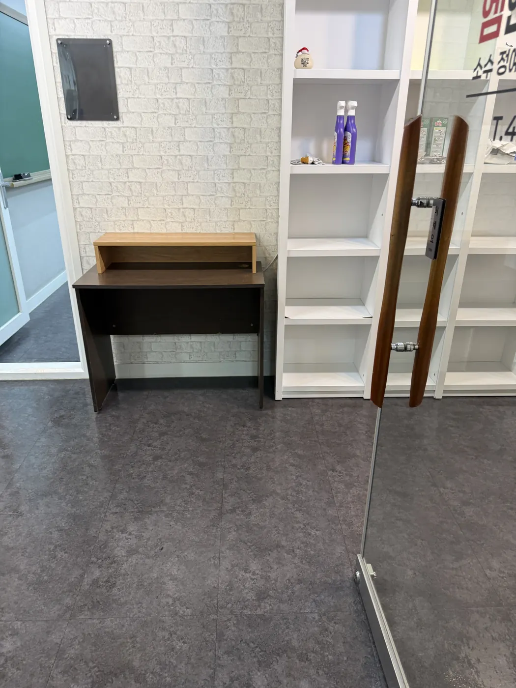 데스크·수납장 정리 — 오류동 학원청소 현장