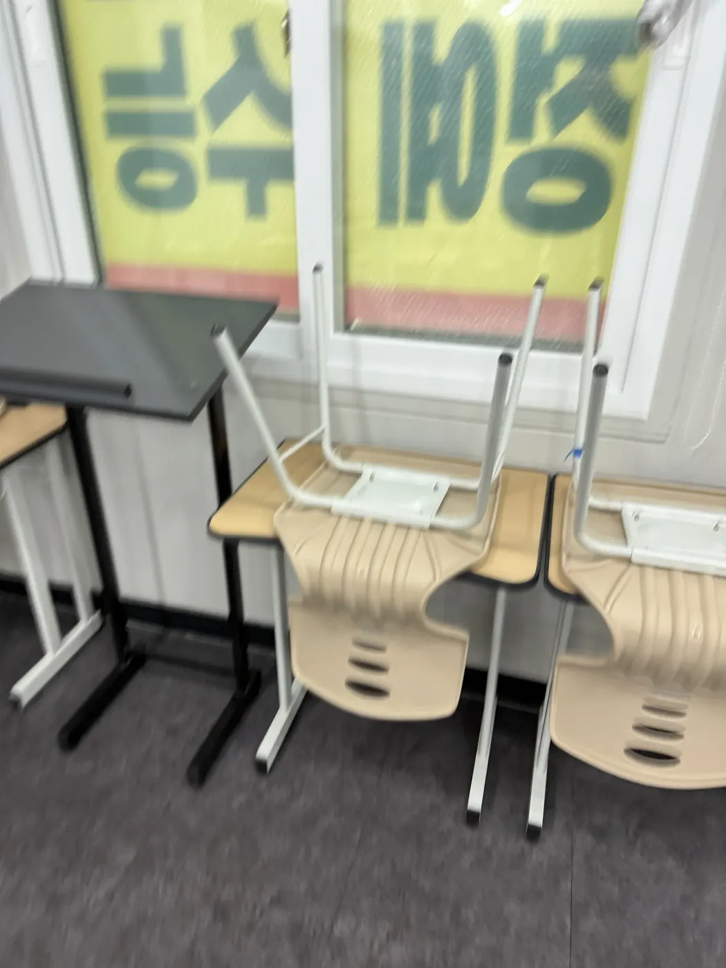 제물포구 학원청소 시공 현장 — 복도 바닥 관리