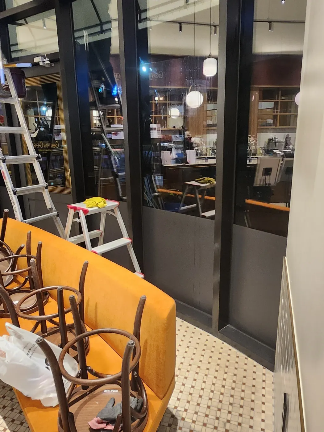 기계 세정 작업 — 옹진군 카페청소 현장