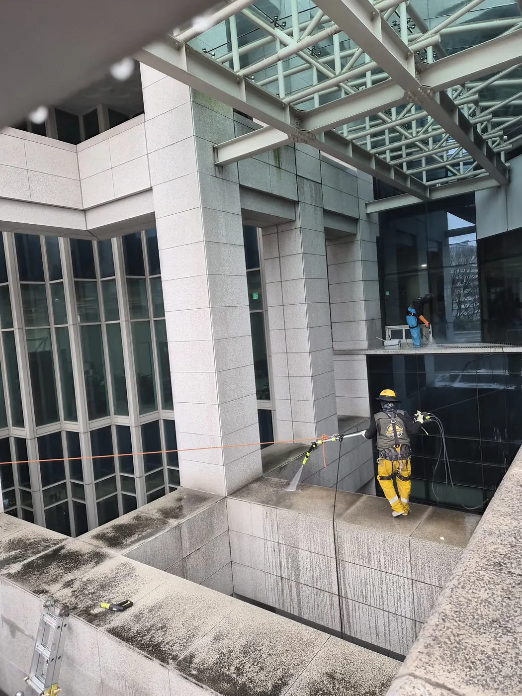 로프 작업 — 강화군 외벽청소 현장