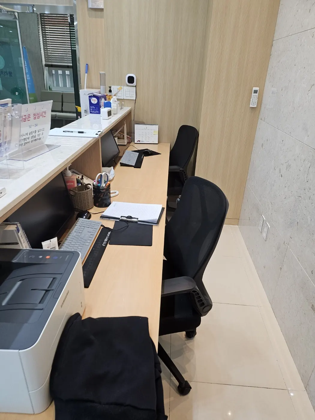 가좌동 병원청소 시공 현장 — 대기실 정리