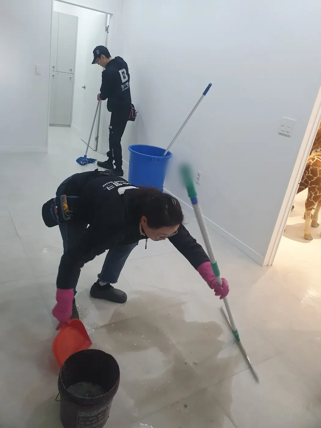 바닥 물걸레 마감 — 인천광역시 병원청소 현장