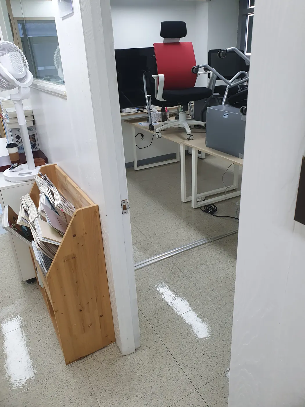 강화군 사무실청소 시공 현장 — 바닥 광택 마감