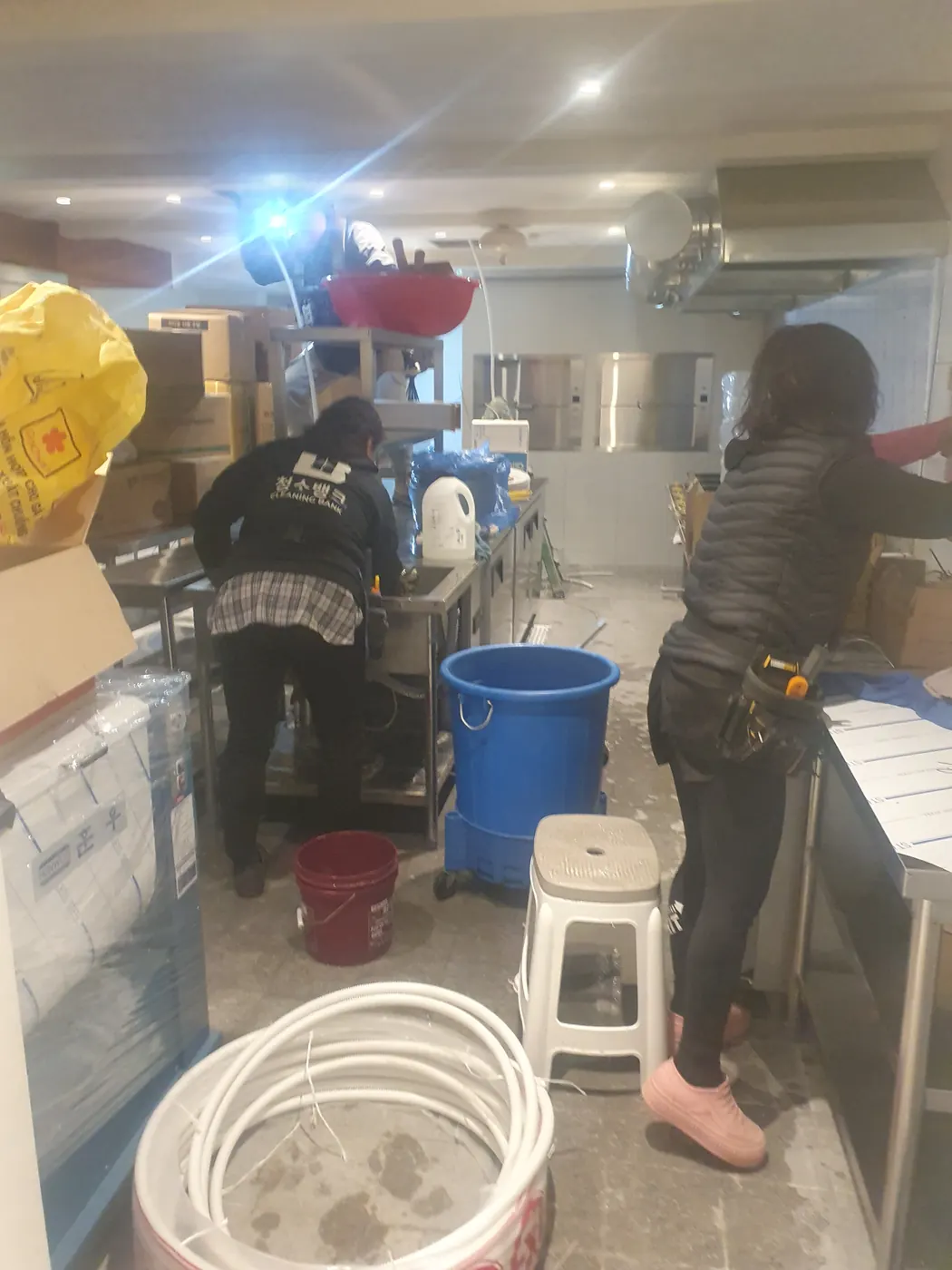 작업 진행 — 검단구 식당청소 현장