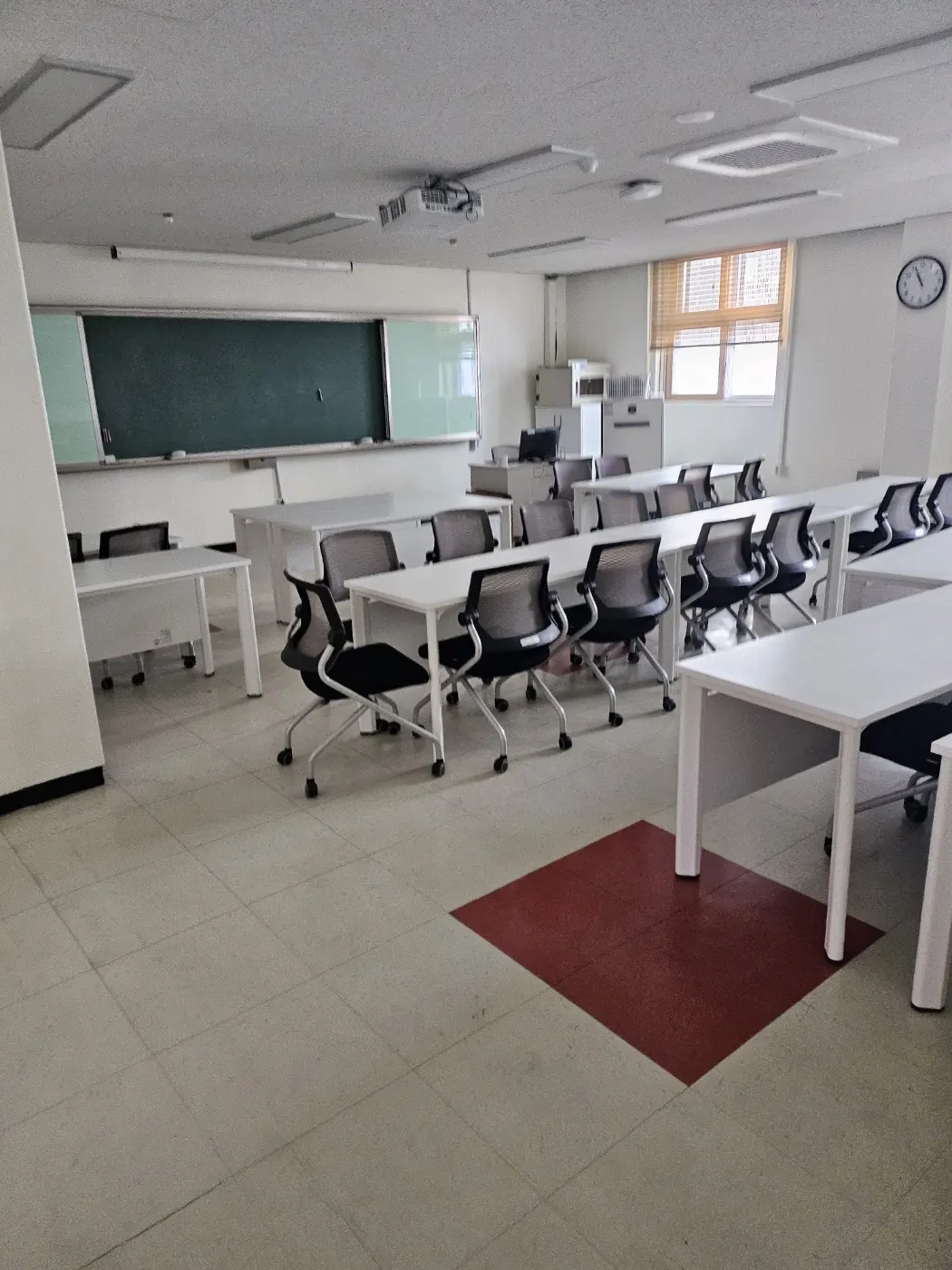 연평면 학교청소 시공 현장 — 교실 마감