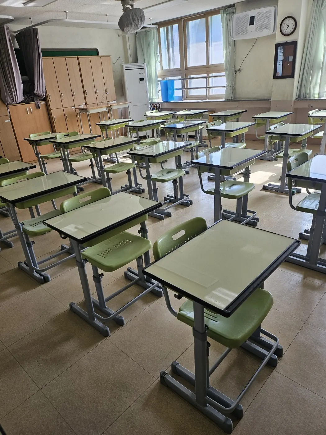 서창동 학교청소 시공 현장 — 교실 정리