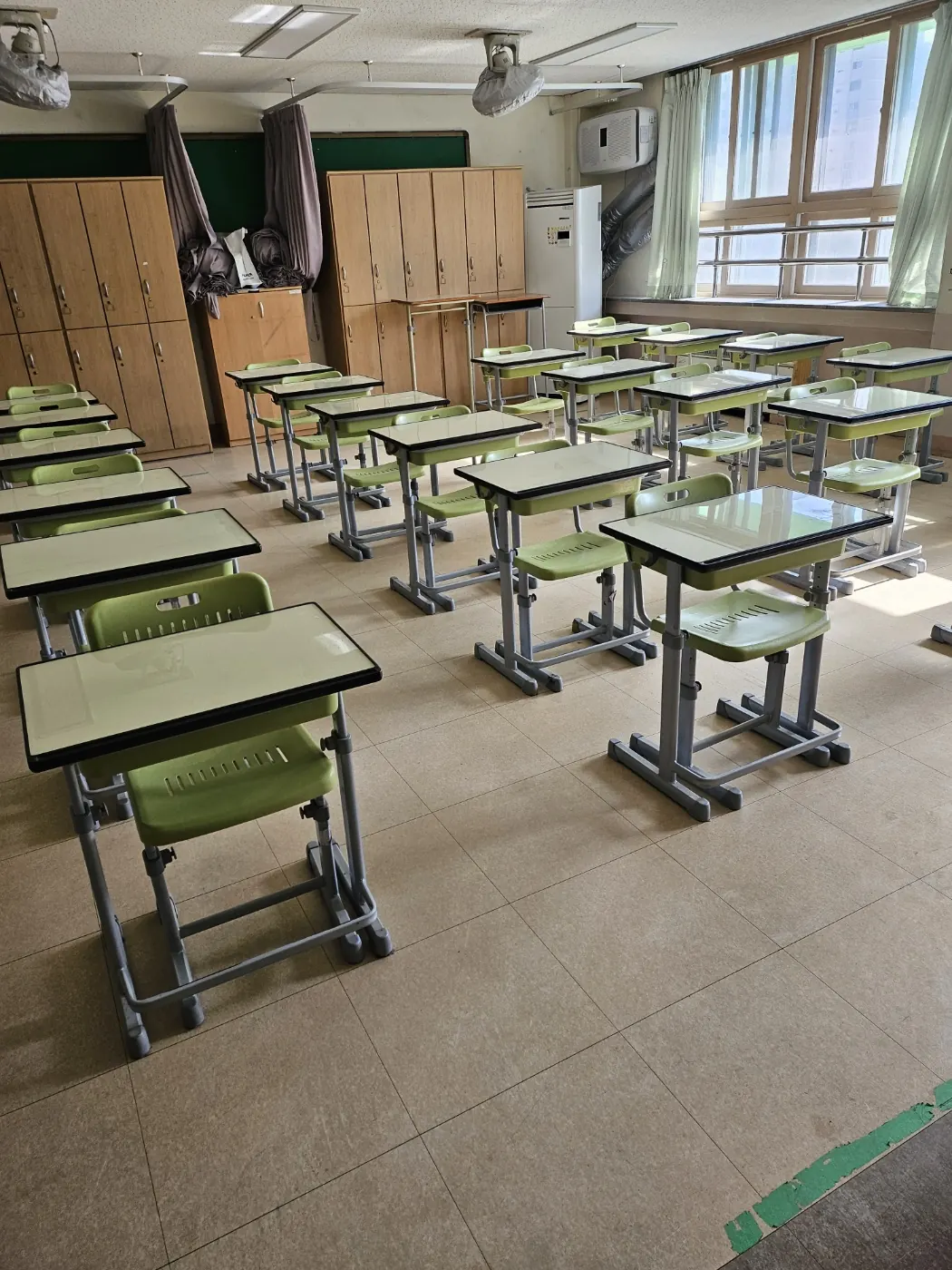 갈산동 학교청소 시공 현장 — 교실 정리