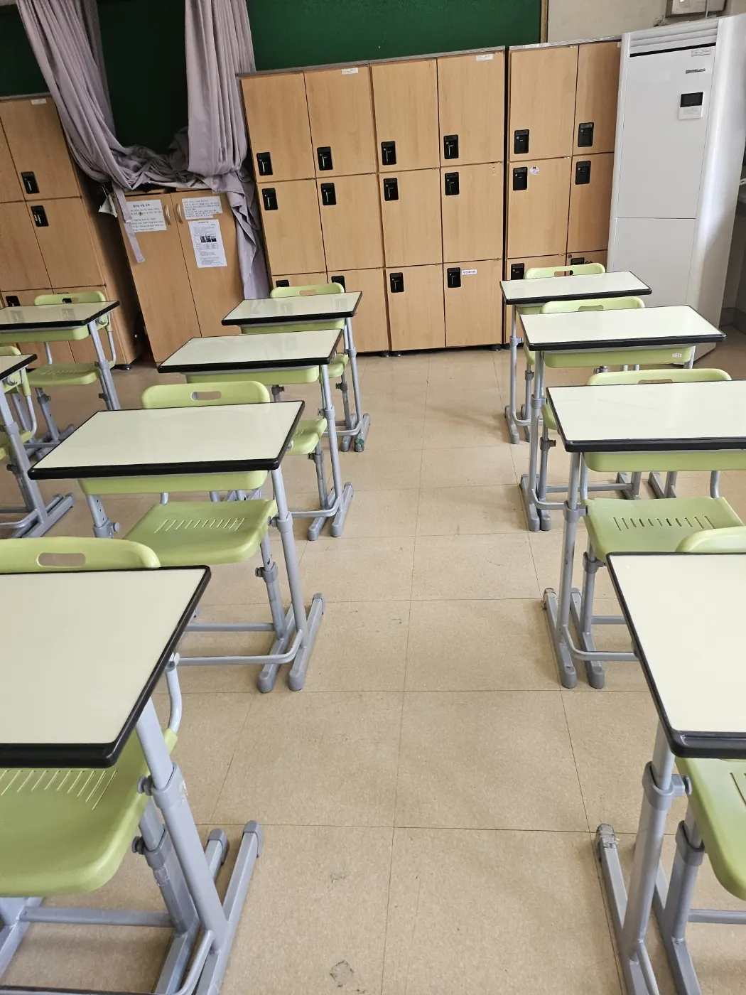 옹진군 학교청소 시공 현장 — 교실 정리