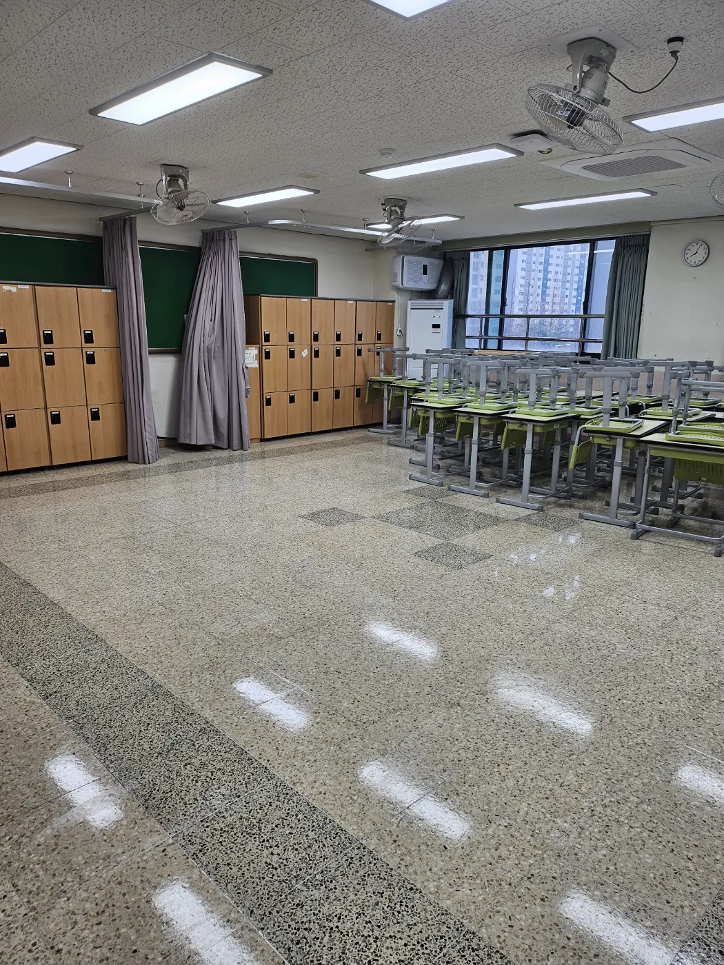 왕길동 학교청소 시공 현장 — 교실 마감