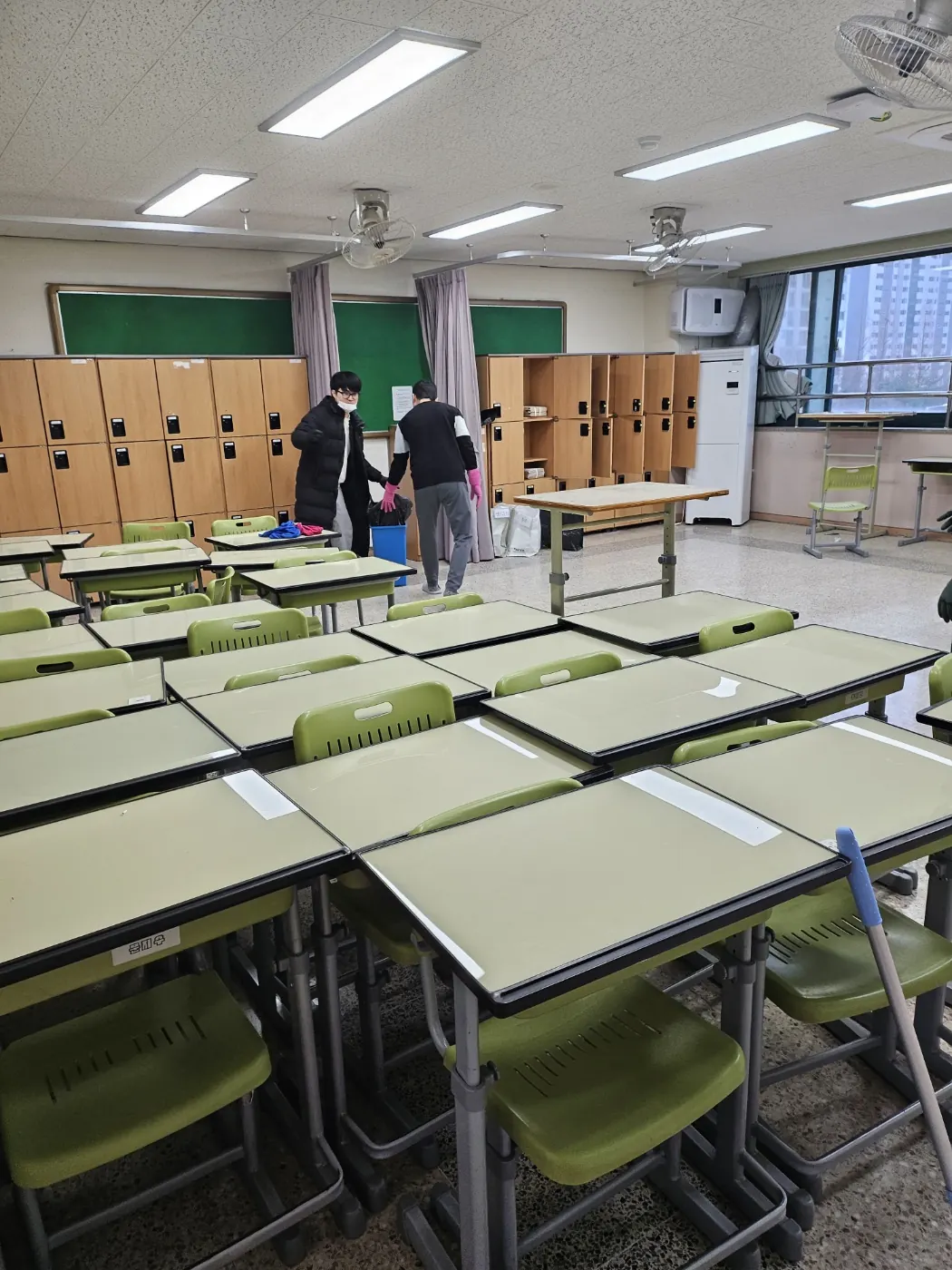 원당동 학교청소 시공 현장 — 교실 정리