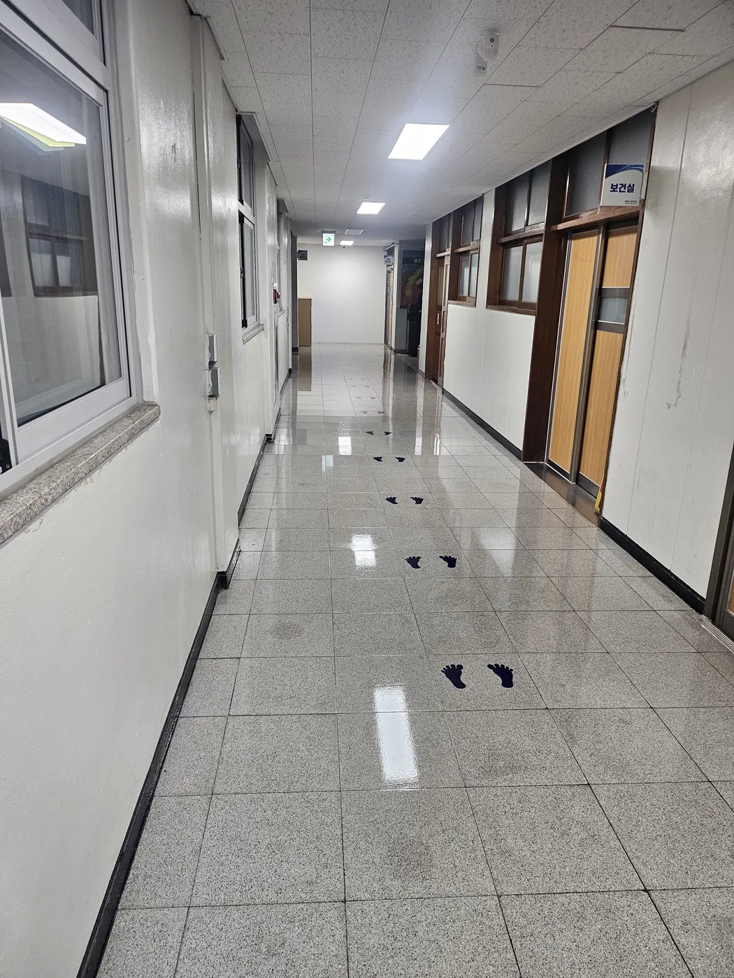 시천동 학교청소 시공 현장 — 복도 관리