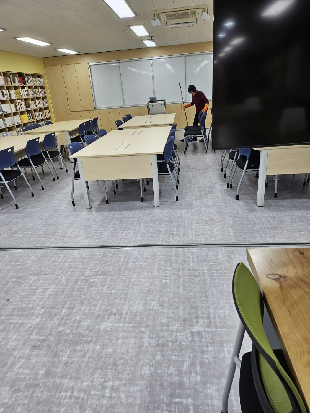 도서관 정리 — 부평구 학교청소 현장