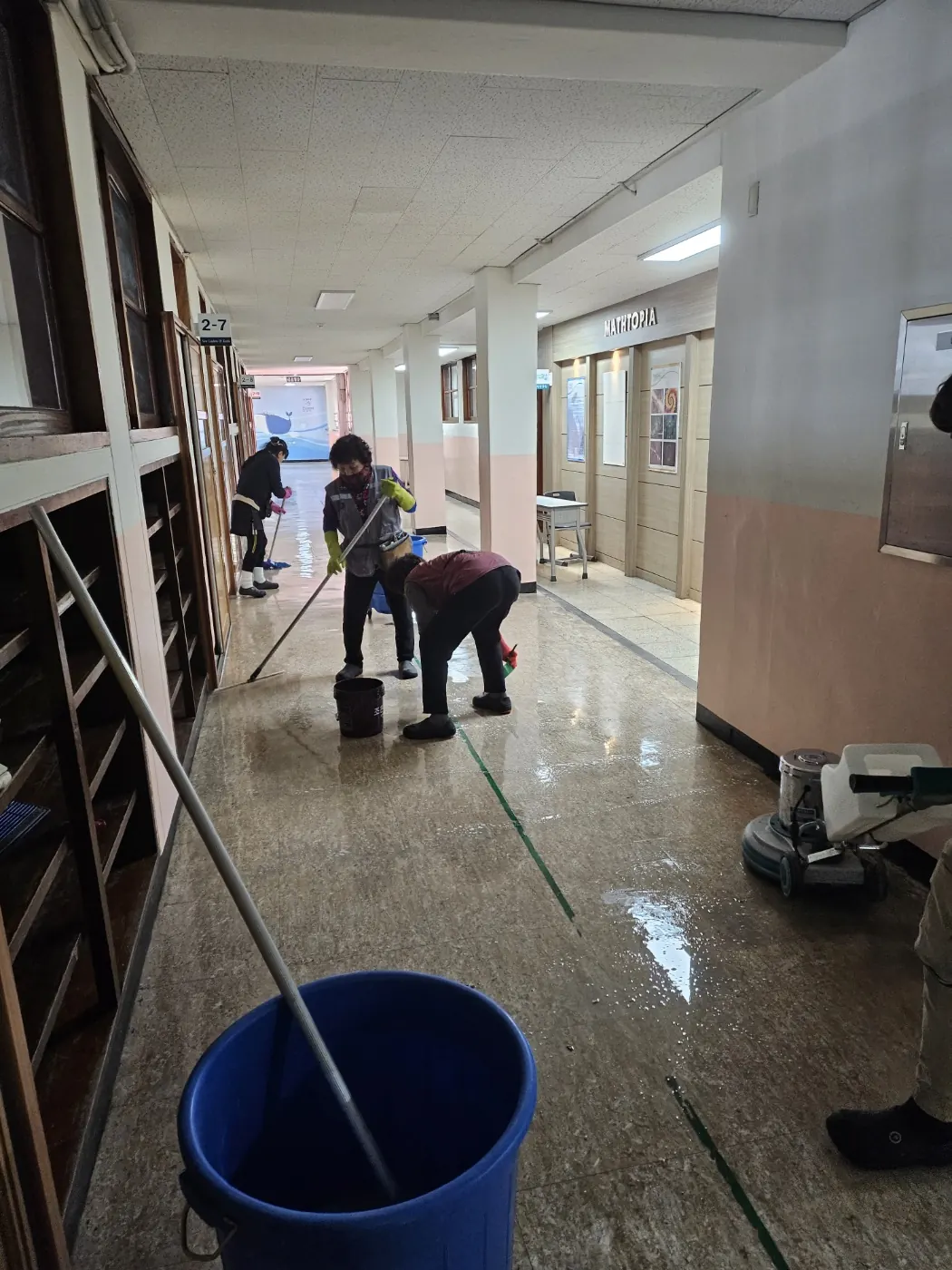 바닥 물걸레 마감 — 간석동 학교청소 현장