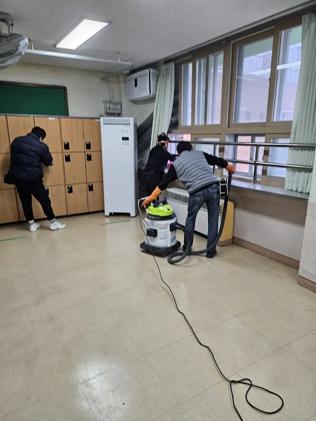 바닥 물걸레 마감 — 남동구 학교청소 현장