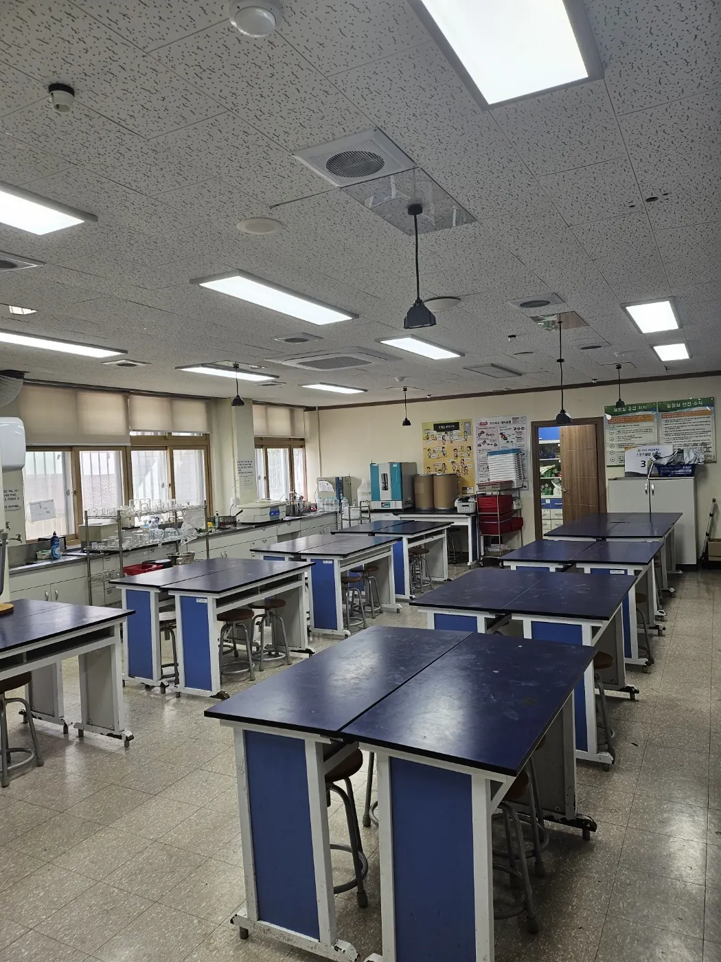 특별실 작업 — 영종구 학교청소 현장